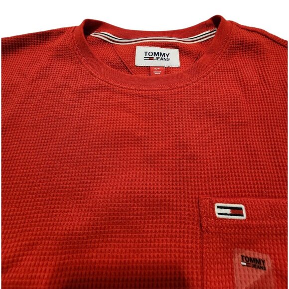 Tommy Hilfiger Men's Waffle-Knit Long-Sleeve Crewneck Pocket T-Shirt Red Small - Picture 4 of 7